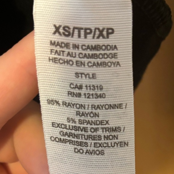 Garage Black Criss-Cross V-Neck Long Sleeve - Picture 4 of 4